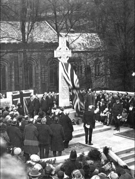 File:War Memorial.jpg