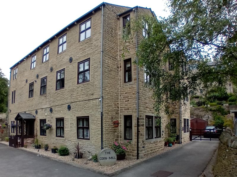 File:The Cornmill 3 Storey Block.jpg
